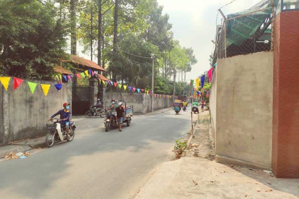 duong-vao-bai-giu-xe duong-vao-bai-giu-xe